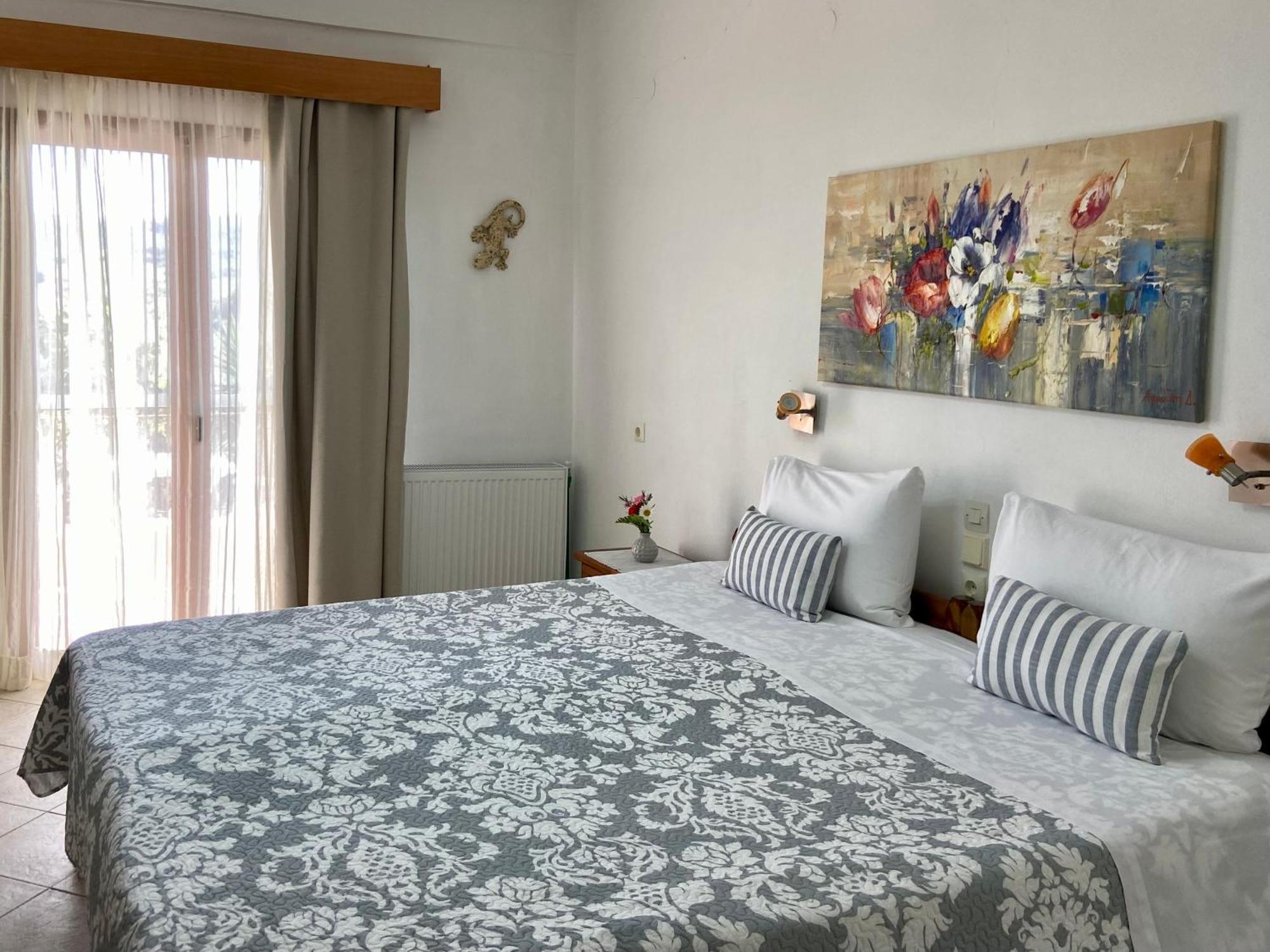 Floros Apartments Agios Stefanos Avliotes  Bagian luar foto