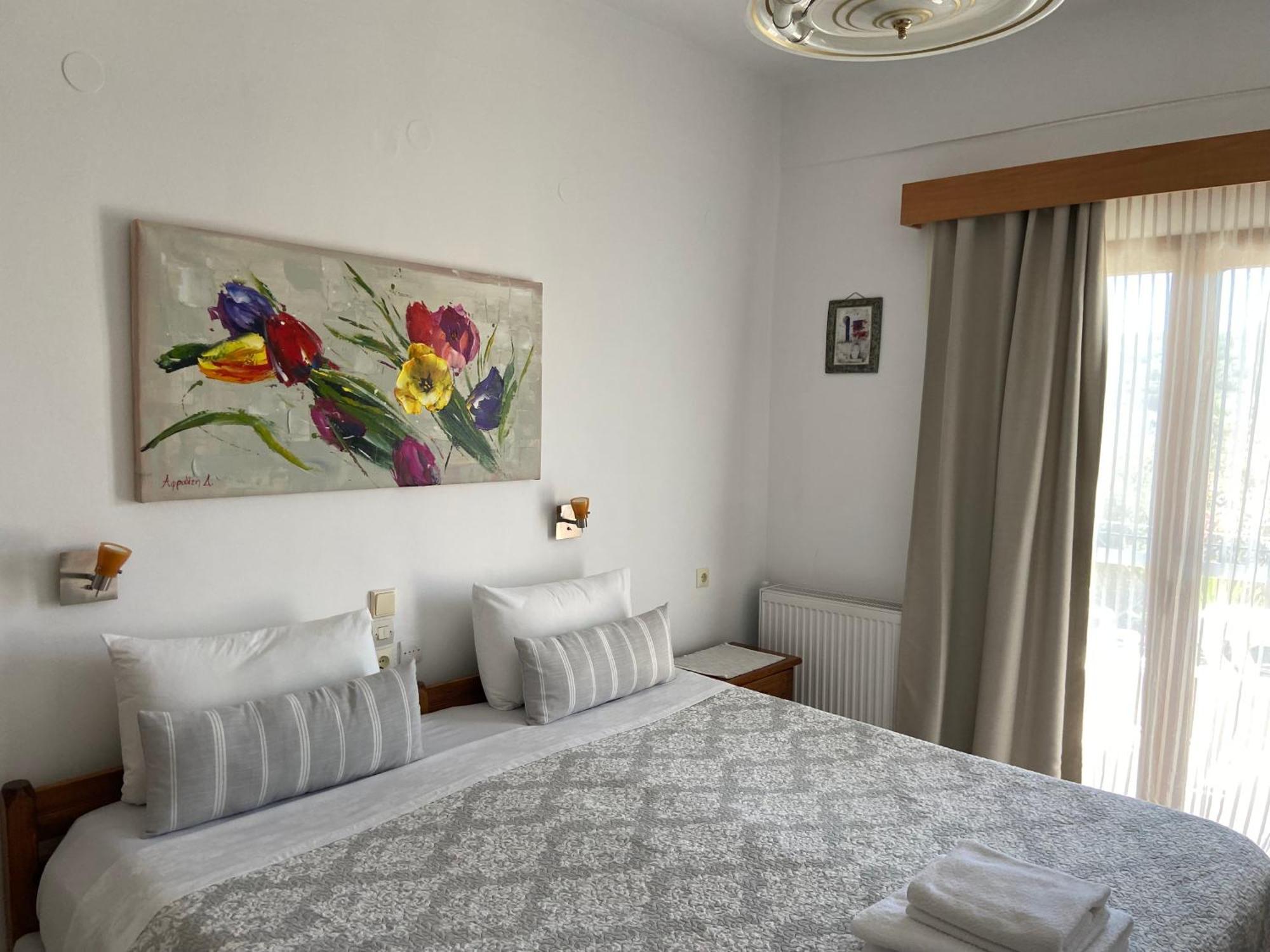 Floros Apartments Agios Stefanos Avliotes  Bagian luar foto