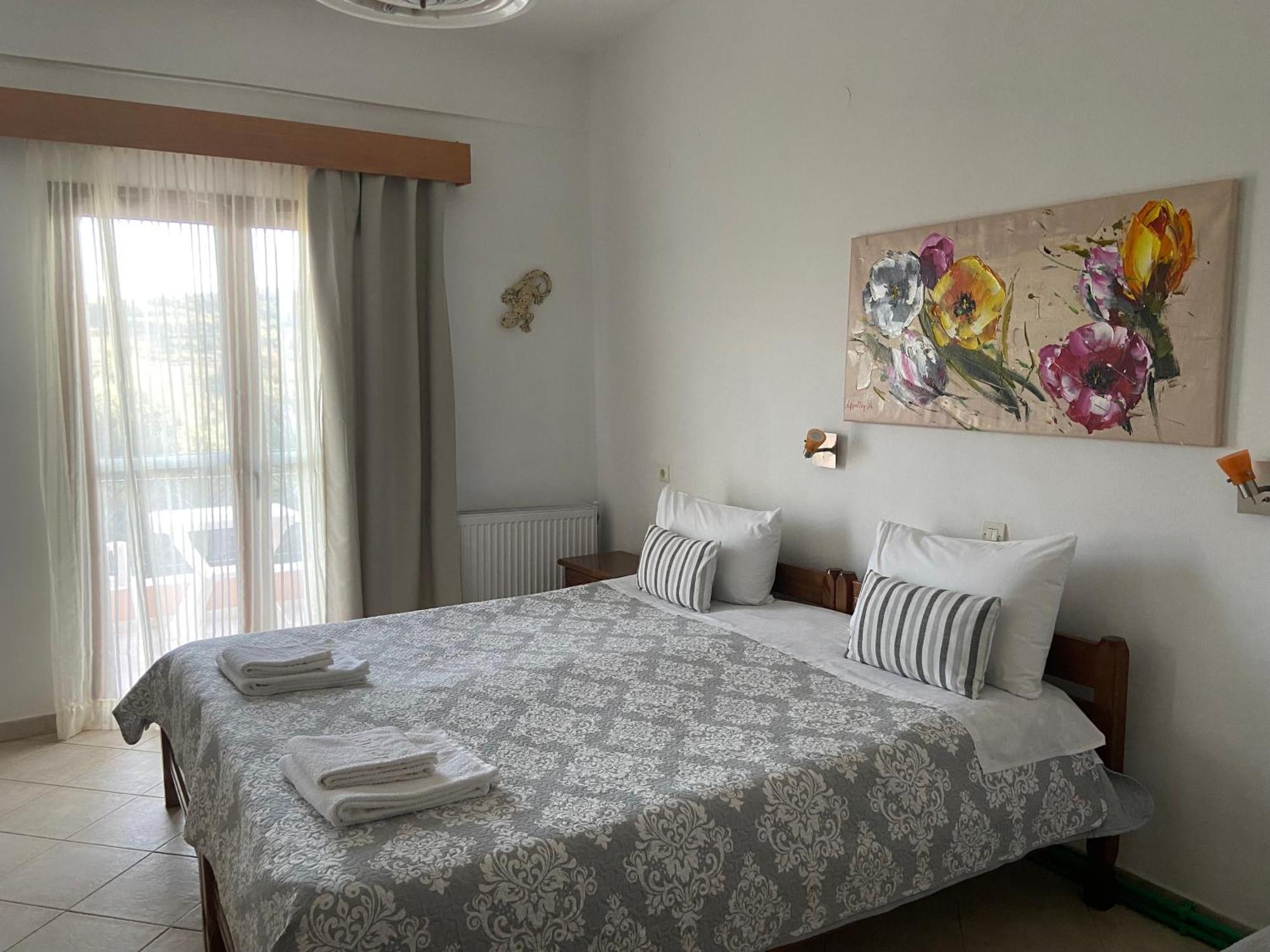 Floros Apartments Agios Stefanos Avliotes  Bagian luar foto