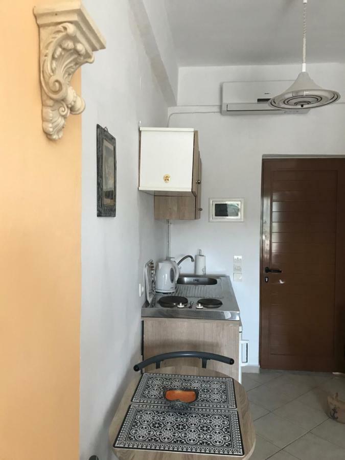 Floros Apartments Agios Stefanos Avliotes  Bagian luar foto